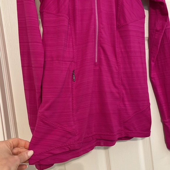 3/$15 Athleta running shirt - Picture 6 of 14